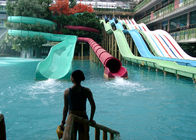 Yarış Aşırı Su Kaydırakları 12m Yüksekliği Fiberglass Resorts Havuz için