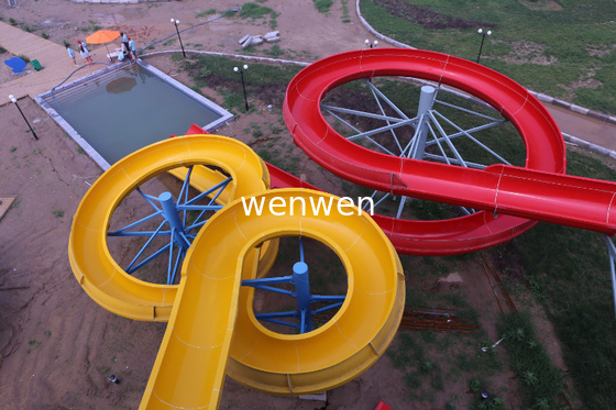 Su Parkı İnşaatı Fiberglas Açık Spiral Su Parkı Slide 400 Rider / H / Lane